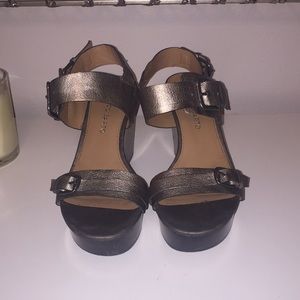 Worn ONCE Franco Sarto buckle wedge gold/copper